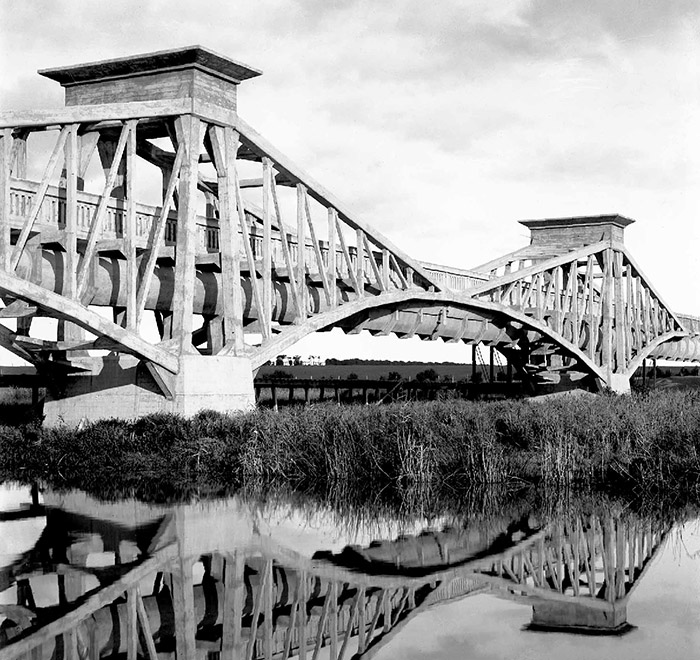 Barwon River Ovoid Sewer Aqueduct